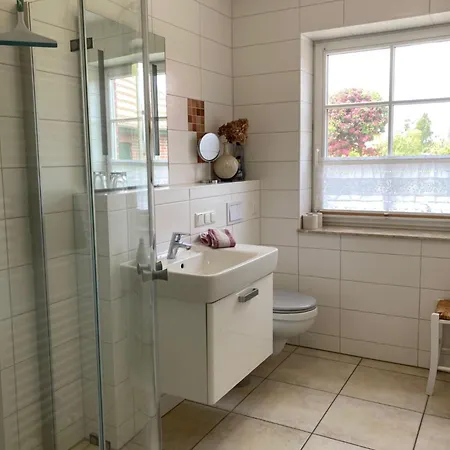 Апартаменты Atelierwohnung Goetze Аренсхоп